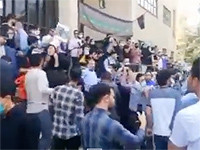 В Иране разрастаются протесты после гибели 22-летней Махсы Амини