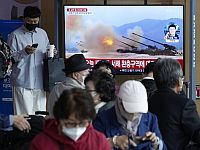 Южная Корея впервые за пять лет ввела новые санкции против КНДР. Северная Корея ответила обстрелом "буферных зон"