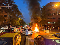 Манифестации охватывают Иран, четверо погибших