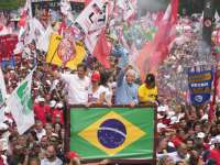 Президентские выборы в Бразилии: опросы предрекают "бразильскому Трампу" поражение
