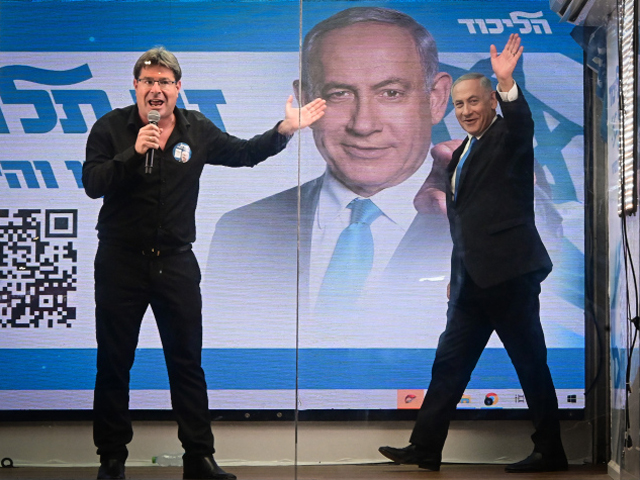 "Бибибус" завершает гастроли: Нетаниягу выступил перед сторонниками "Ликуда" в Ор Йегуде. Фоторепортаж