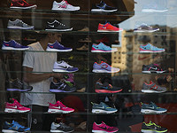 Магазин Nike в Тель-Авиве закрылся через час после открытия из-за давки среди покупателей