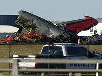 На авиашоу в Далласе столкнулись бомбардировщик и истребитель