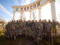 Президент Украины Владимир Зеленский и солдаты ВСУ. Херсон, Украина, 14 ноября 2022 года