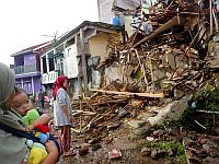 Жертвами землетрясение в Индонезии стали более 160 человек