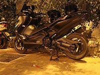 Найдено транспортное средство предполагаемого убийцы – макси-скутер Yamaha TMAX (симбиоз мотоцикла и скутера).

