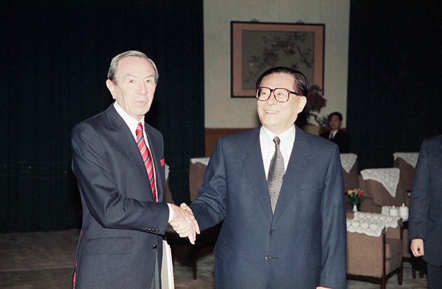 С госсекретарем США Уоренном Кристофером, 1994 год