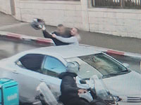 Насилие на дорогах: в Хайфе мотоциклист избил шлемом водителя автомобиля