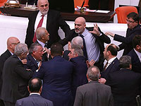 Депутат от оппозиции в критическом состоянии после драки в парламенте Турции