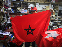 Перед Шхемскими воротами в Иерусалиме собралась арабская молодежь с флагами Марокко