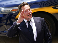 Илон Маск продал очередную долю в компании Tesla