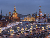 В Москве мужчина попытался поджечь новогоднюю елку на Красной площади