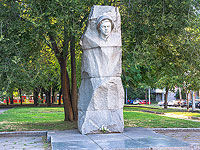 В Днепре демонтировали памятник Матросову