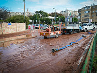 В двух районах Тель-Авива прорвало трубы, что привело к автомобильным пробкам