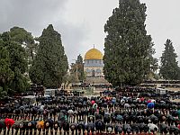 Десятки тысяч мусульман приняли участие в пятничной молитве на Храмовой горе в Иерусалиме