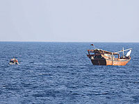 В Оманском заливе перехвачена шхуна с тысячами автоматов Калашникова