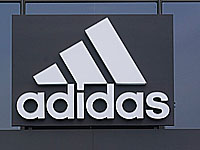 Adidas разорвал контракты с российскими футболистами