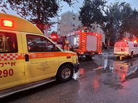 В результате пожара в жилом доме в Явне пострадали 13 человек