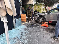 В Тель-Авиве автомобиль сбил на тротуаре женщину