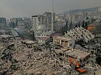 Жертвами землетрясений в Турции и Сирии стали около 27500 человек