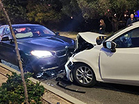 В Кейсарии столкнулись два легковых автомобиля; женщина в критическом состоянии