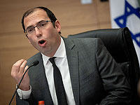 Кнессет обсуждает законы юридической реформы, оппозиция не позволяет Симхе Ротману говорить