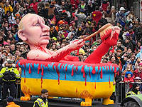 Карнавал в Дюссельдорфе: "борец с нацизмом" Путин купается в крови. Фоторепортаж