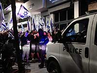 Нетаниягу: "В Тель-Авиве анархисты блокировали мою жену и угрожают ей"