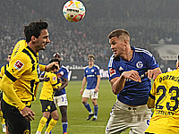 В матче двадцать четвертого тура чемпионата Германии дортмундская "Боруссия" не смогла обыграть аутсайдера - "Шальке 04" 2:2
