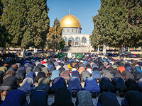 Около 70 тысяч мусульман приняли участие в молитве на Храмовой горе в Иерусалиме накануне начала Рамадана