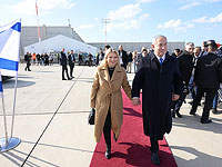 Премьер-министр Биньямин Нетаниягу и Сара Нетаниягу перед вылетом в Париж
