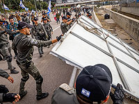 Демонстранты вновь пытаются перекрыть шоссе "Аялон" в Тель-Авиве