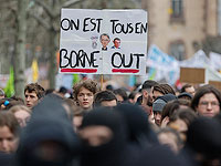 Премьер-министр Франции после массовых беспорядков идет на переговоры с противниками реформы