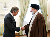 Глава МАГАТЭ Рафаэль Гросси и президент Ирана Ибрагим Раиси