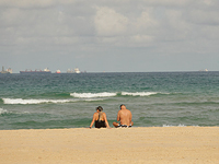 Минздрав рекомендует не купаться на пляже Ницаним