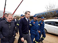 Премьер-министр Греции Кириакос Мицотакис на месте катастрофы
