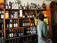 В Ираке вступил в силу закон, запрещающий ввоз и продажу алкоголя