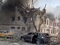 В результате удара армии РФ в Днепре разрушена поликлиника: один погибший, среди раненых есть дети