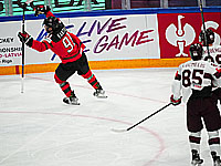 Чемпионат мира по хоккею. Проигрывая после двух периодов сборной Латвии, канадцы вышли в финал