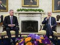 Президент США и спикер Палаты представителей достигли соглашения, предотвращающего дефолт