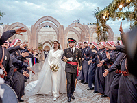 Король Иордании с трудом перенес церемонию бракосочетания наследника. Видео