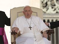 Папа римский Франциск прооперирован, он не примет участия в воскресном благословении