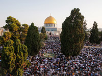 Wafa: в пятничной молитве около мечети Аль-Акса в Иерусалиме приняли участие примерно 50 тысяч мусульман