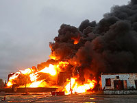 Пожар на нефтехранилище в Краснодарском крае, сообщается о взрыве