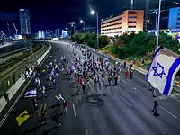 Противники юридической реформы перекрыли шоссе Аялон в Тель-Авиве