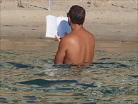Условия для купания в Средиземном море: волны до 1,2 м, медуз немного, жарко