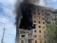 В Кривом Роге российская ракета попала в девятиэтажный жилой дом