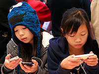 Кибер-регулятор КНР предложил ограничить для детей время пользования смартфонами