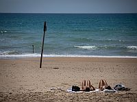 Минздрав рекомендует не купаться на пляже "А-Шакет" в Хайфе