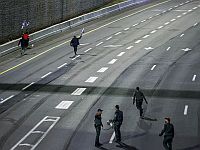 Во время акции протеста автомобиль сбил женщину на шоссе "Аялон"